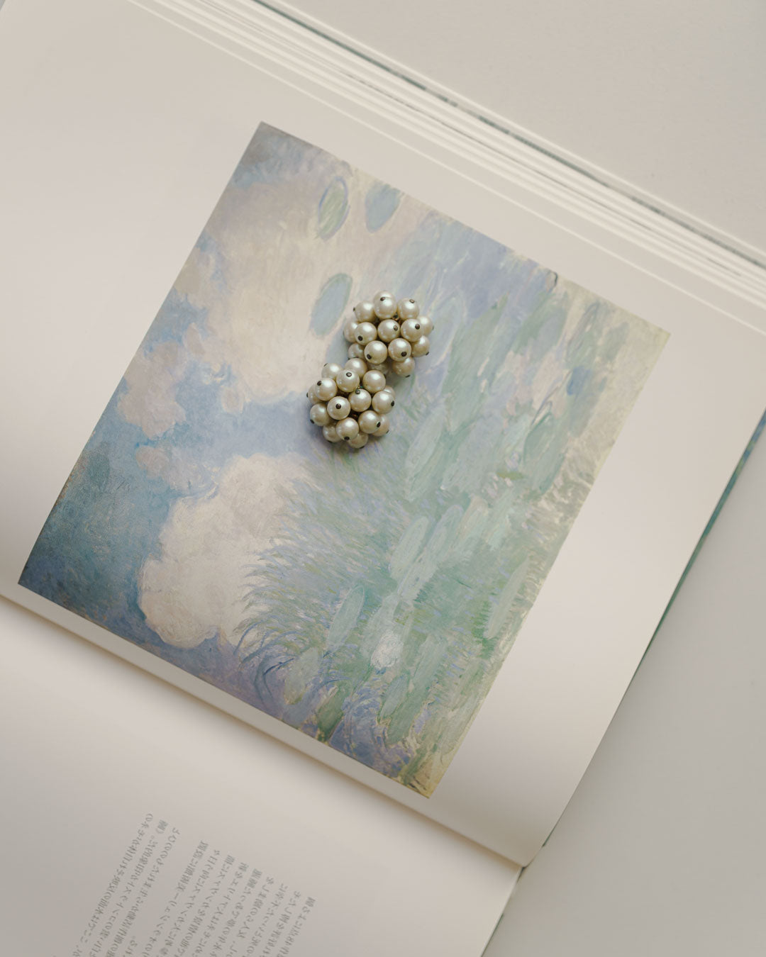 C.1940-｜Blue Moon｜Iridescent Pearl Cluster Earrings