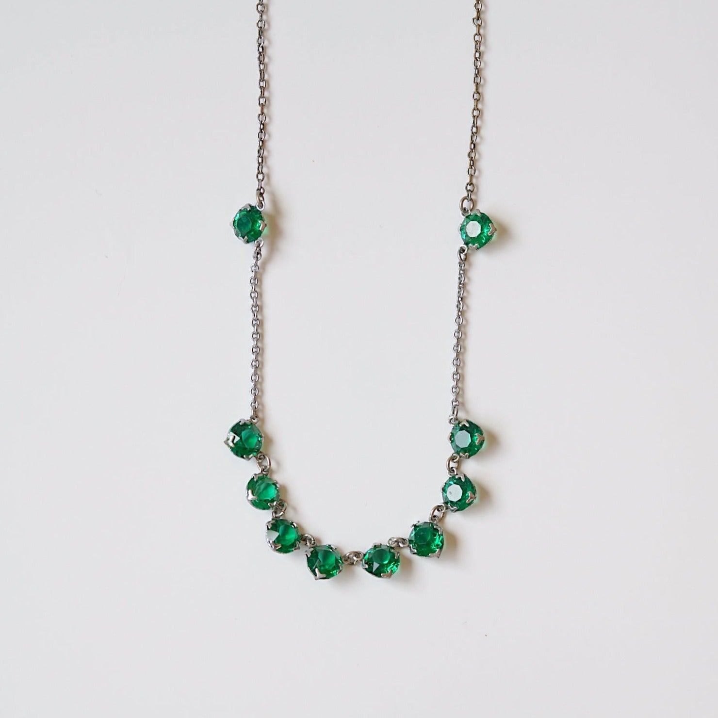 Petit 8 Green Art Deco Glass  Necklace