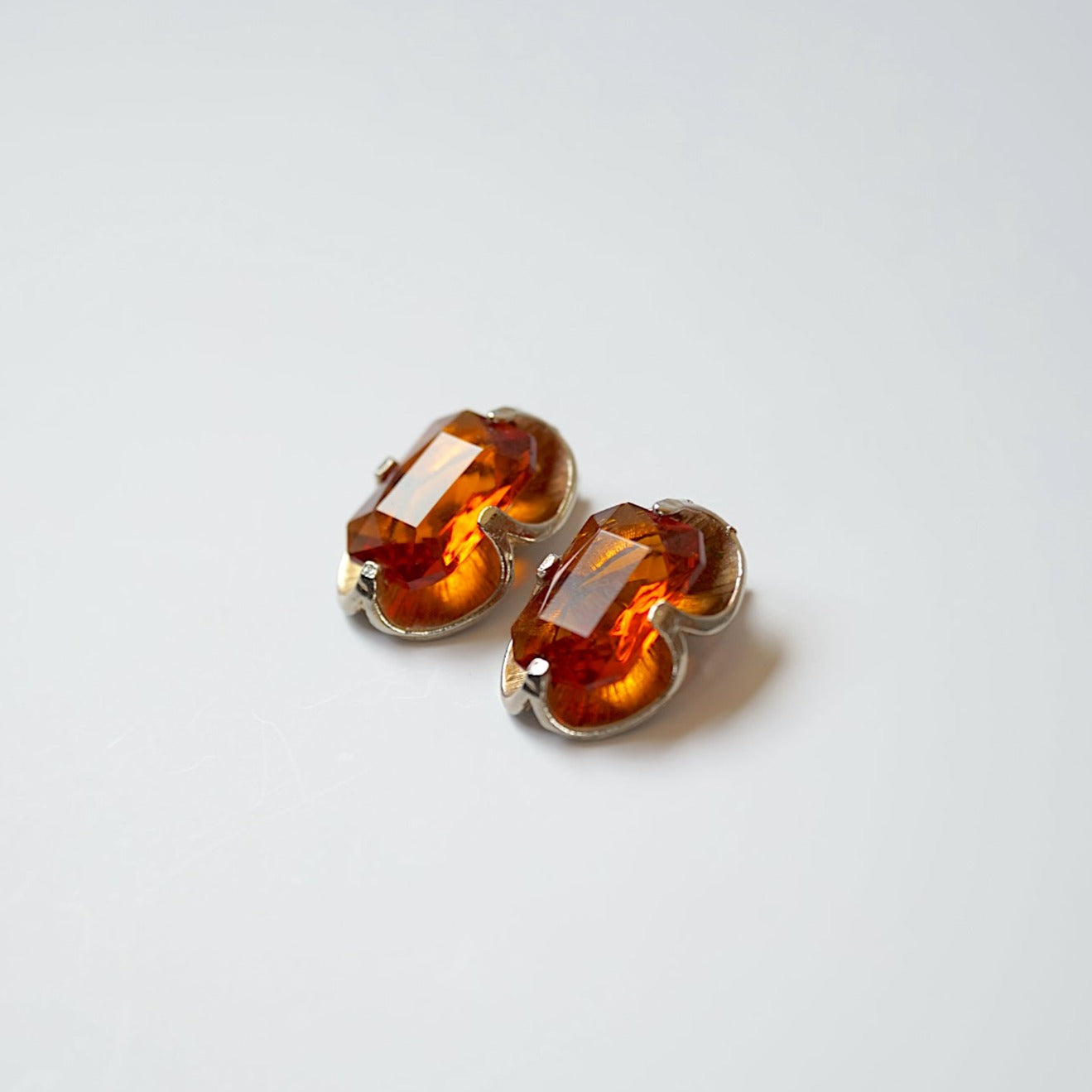 ORANGE CRYSTAL EARRING<br>オレンジ・クリスタル・イヤリング