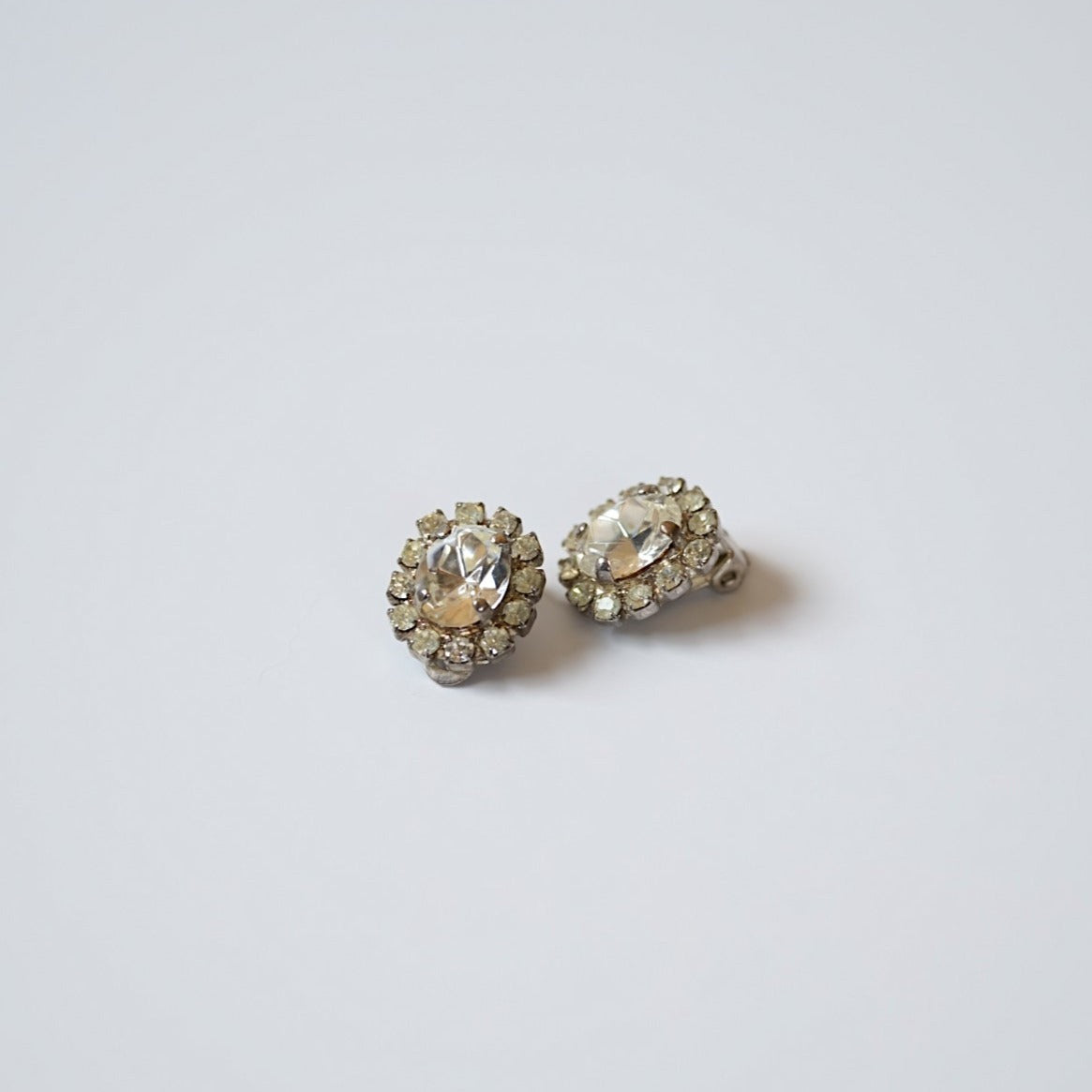 CLEAR GLASS EARRING<br>クリア・オーバルビジュー・イヤリング