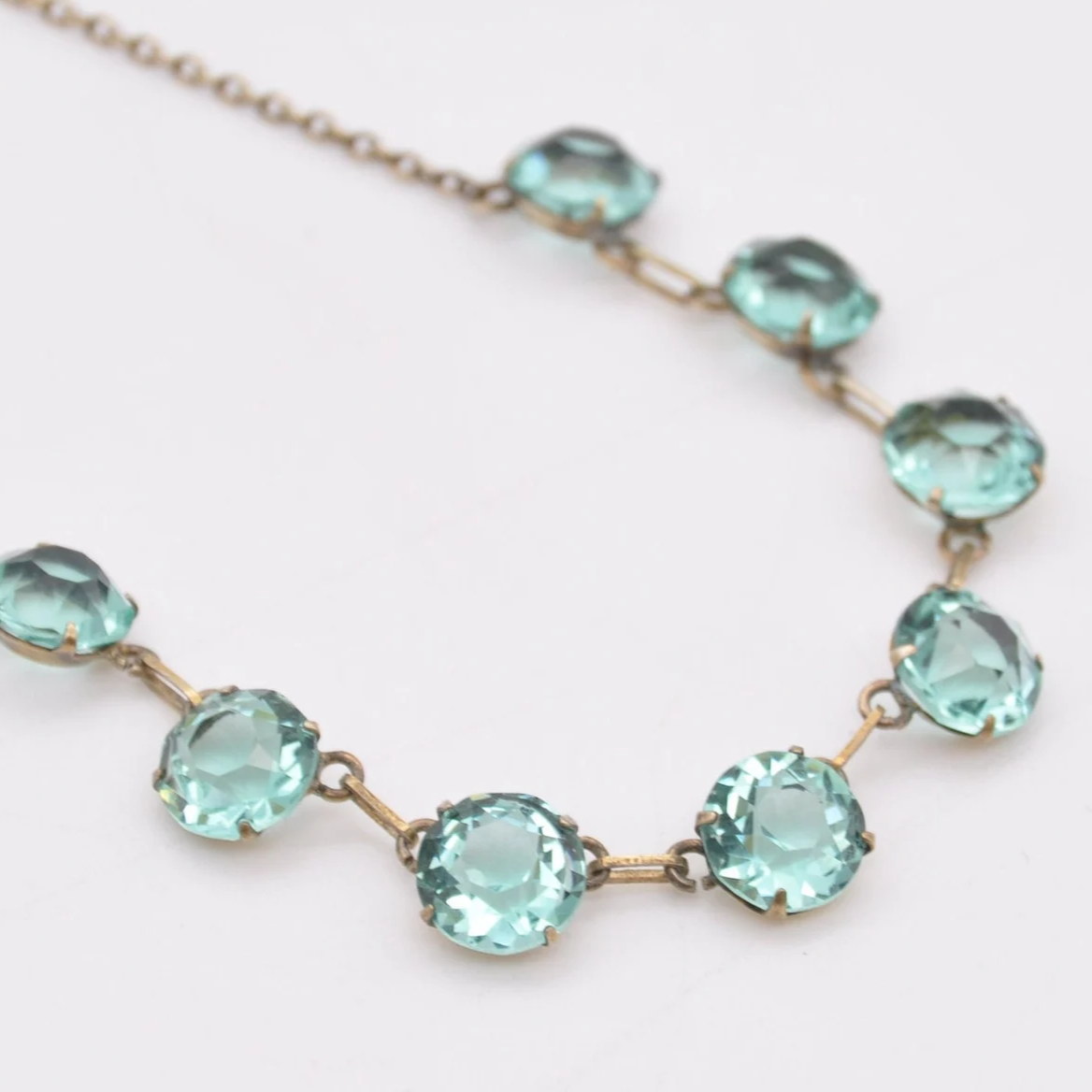 PALE BLUE GLASS NECKLACE<br>ペールブルー・グラス・ネックレス
